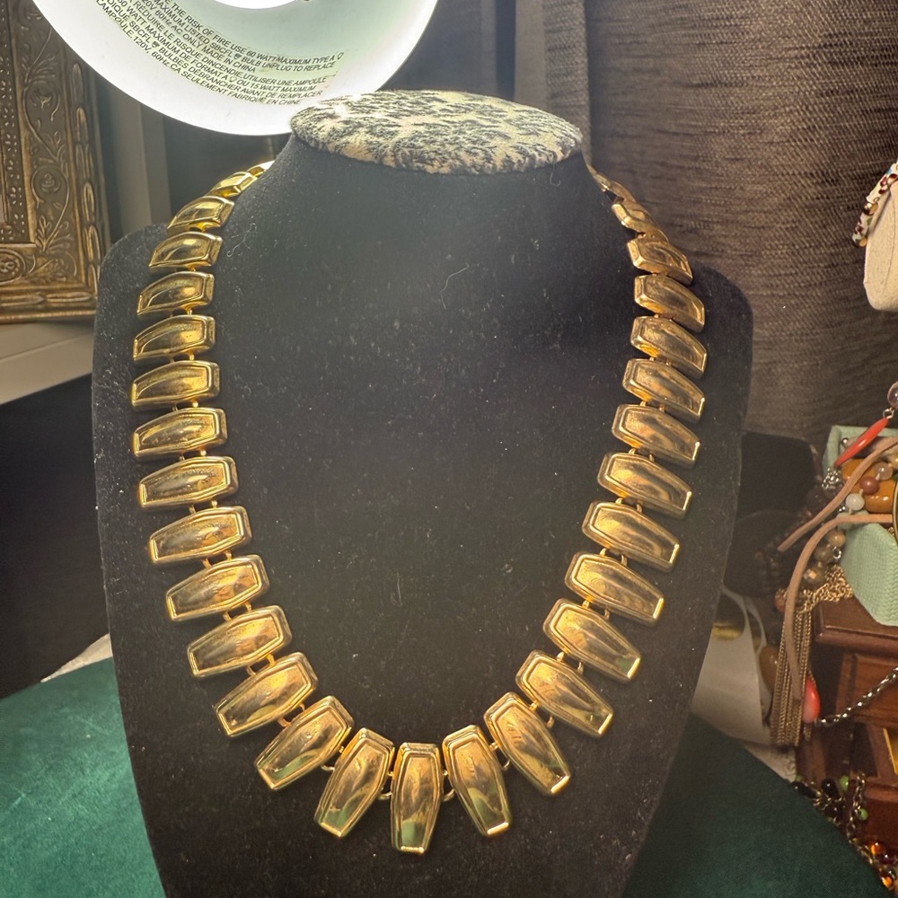 Vintage 8.5 Inches‎ Gold Tone Collar Necklace Statement Link Design